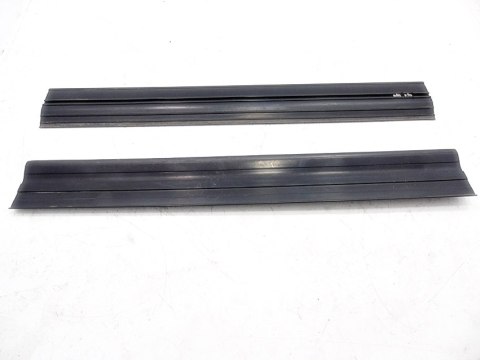 LISTWA PROGOWA PRZÓD BMW E36 SEDAN 5D LISTWA PROGOWA PRZÓD BMW E36 SEDAN 5D