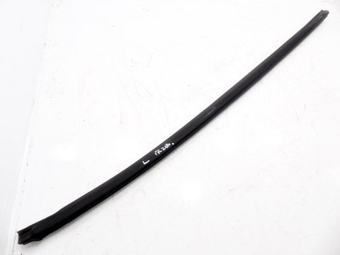 USZCZELKA DRZWI PRZESUWNYCH CHRYSLER VOYAGER III USZCZELKA DRZWI PRZESUWNYCH CHRYSLER VOYAGER III