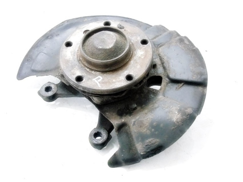 ZWROTNICA PIASTA PRAWY PRZÓD BMW E36 1.8 ZWROTNICA PIASTA PRAWY PRZÓD BMW E36 1.8