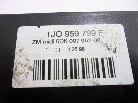 KOMPUTER STEROWNIK MODUŁ VW PASSAT B5 99r KOMBI KOMPUTER STEROWNIK MODUŁ VW PASSAT B5 99r KOMBI