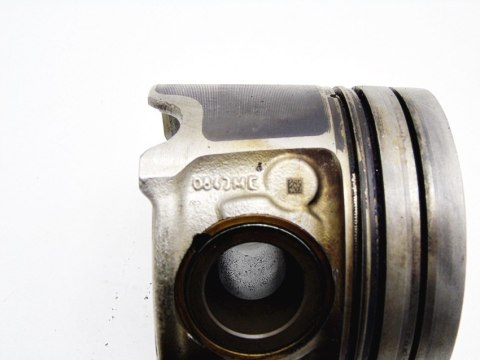 TŁOK 2.0 D B47D20A BMW F10 F20 F30 F31 F34 F25 X5 TŁOK 2.0 D B47D20A BMW F10 F20 F30 F31 F34 F25 X5