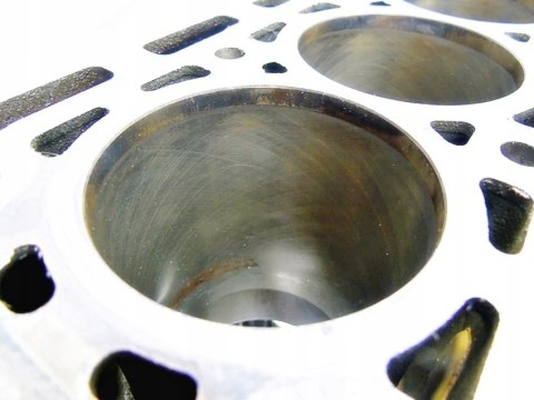 BLOK D4F 1.2 16V T TCE CLIO III MODUS TWINGO II BLOK D4F 1.2 16V T TCE CLIO III MODUS TWINGO II