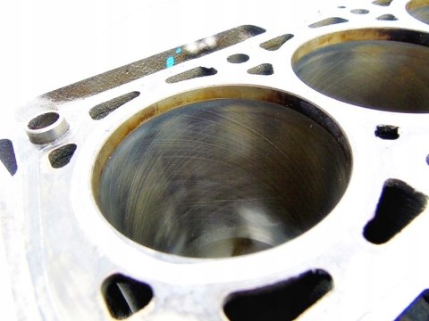 BLOK D4F 1.2 16V T TCE CLIO III MODUS TWINGO II BLOK D4F 1.2 16V T TCE CLIO III MODUS TWINGO II
