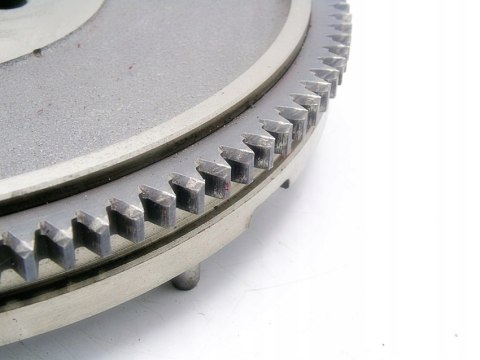 KOŁO ZAMACHOWE 2.0 16V MONDEO MK3 MAZDA 5 6 V50 KOŁO ZAMACHOWE 2.0 16V MONDEO MK3 MAZDA 5 6 V50