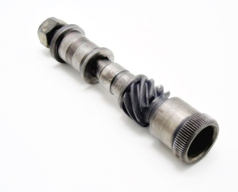 WAŁEK NAPĘD POMPY 2.0 D 200D MERCEDES W115 OM615 WAŁEK NAPĘD POMPY 2.0 D 200D MERCEDES W115 OM615