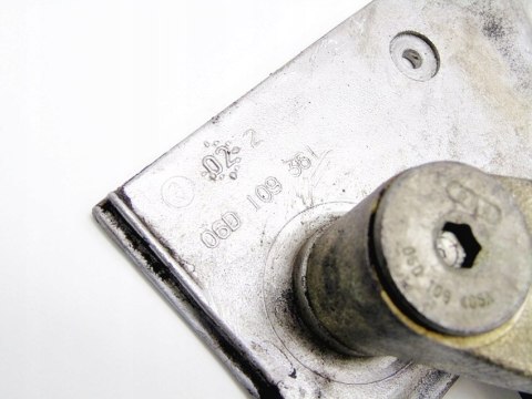 PODSTAWA ŁAPA NAPINACZA 2.0 16V FSI AUDI A4 B6 PODSTAWA ŁAPA NAPINACZA 2.0 16V FSI AUDI A4 B6