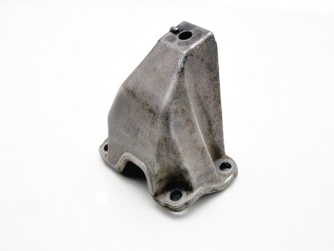 ŁAPA SKRZYNI 1.9 TDI PASSAT B5 AUDI A4 8D0399113AB ŁAPA SKRZYNI 1.9 TDI PASSAT B5 AUDI A4 8D0399113AB