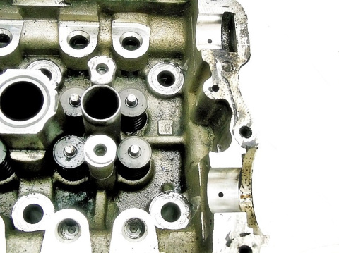 GŁOWICA PSA 1.6 HDI C5 COOPER C4 307 407 C30 V50 GŁOWICA PSA 1.6 HDI C5 COOPER C4 307 407 C30 V50
