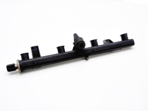 LISTWA WTRYSKOWA 1.8 TS ALFA 145 146 156 GTV SPIDE LISTWA WTRYSKOWA 1.8 TS ALFA 145 146 156 GTV SPIDE