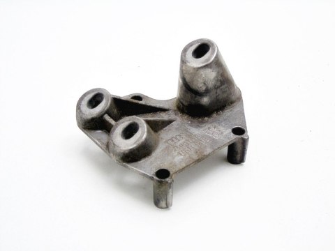 ŁAPA MOCOWANIE SILNIKA 1.6 8V PASSAT B5 AUDI A4 B5 ŁAPA MOCOWANIE SILNIKA 1.6 8V PASSAT B5 AUDI A4 B5