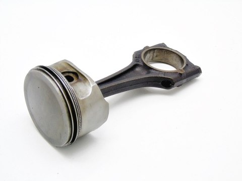TŁOK KORBOWÓD 086145 2.2 16V OMEGA B C Z22XE TŁOK KORBOWÓD 086145 2.2 16V OMEGA B C Z22XE