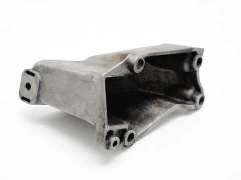 ŁAPA WSPORNIK SILNIKA 1.8 20V PASSAT AUDI A4 A6 ŁAPA WSPORNIK SILNIKA 1.8 20V PASSAT AUDI A4 A6