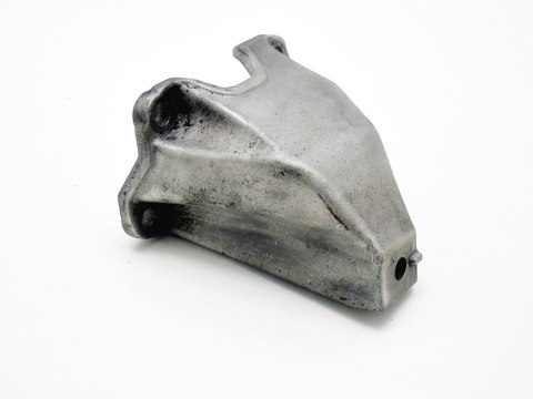 ŁAPA WSPORNIK SKRZYNI 1.8 20V PASSAT AUDI A4 A6 ŁAPA WSPORNIK SKRZYNI 1.8 20V PASSAT AUDI A4 A6