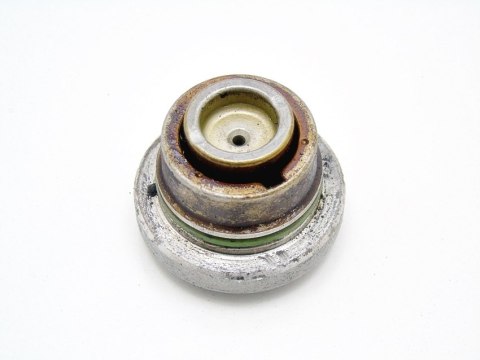 ZAŚLEPKA BLOKU 058103703 1.8 20V PASSAT AUDI A4 A6 ZAŚLEPKA BLOKU 058103703 1.8 20V PASSAT AUDI A4 A6