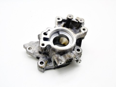 OBUDOWA VACUM POMPY 2.5 16V MAZDA 6 CX-5 CX5 OBUDOWA VACUM POMPY 2.5 16V MAZDA 6 CX-5 CX5