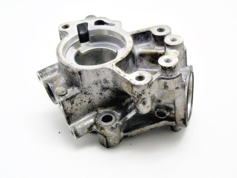 OBUDOWA VACUM POMPY 2.5 16V MAZDA 6 CX-5 CX5 OBUDOWA VACUM POMPY 2.5 16V MAZDA 6 CX-5 CX5