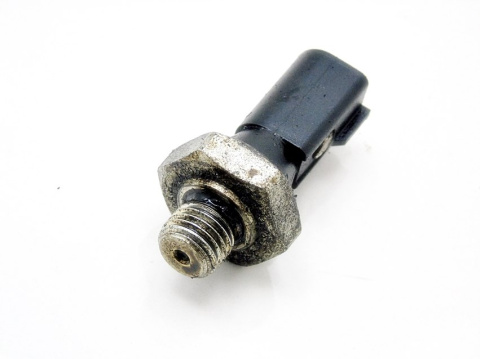 CZUJNIK OLEJU MERCEDES 1.5 8V W245 W169 A150 CZUJNIK OLEJU MERCEDES 1.5 8V W245 W169 A150
