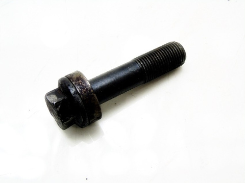ŚRUBA KOŁA WAŁU ALFA 146 145 156 GTV 2.0 TS ŚRUBA KOŁA WAŁU ALFA 146 145 156 GTV 2.0 TS