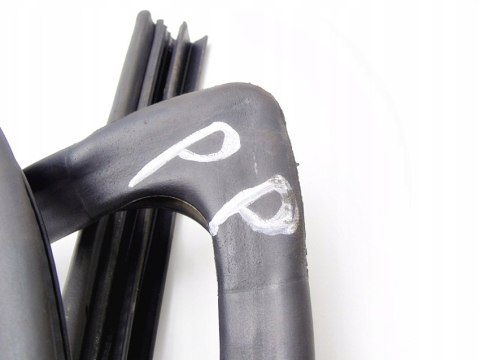USZCZELKA DRZWI PRAWY PRZÓD NISSAN PRIMERA P12 USZCZELKA DRZWI PRAWY PRZÓD NISSAN PRIMERA P12