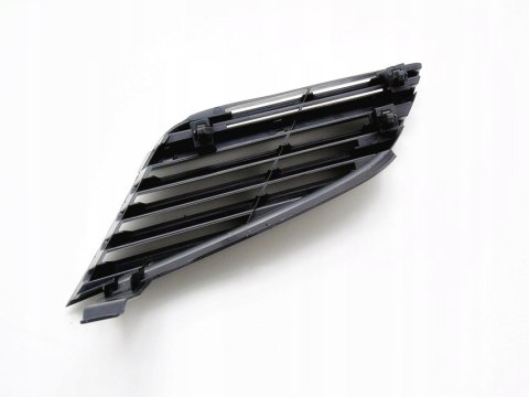 ATRAPA PRAWA GRILL PRAWY NISSAN PRIMERA P12 ATRAPA PRAWA GRILL PRAWY NISSAN PRIMERA P12