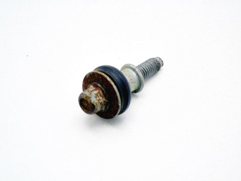 ŚRUBA POKRYWY ZAWORÓW 2.4 COMPASS FREEMONT CALIBER JURNEY ŚRUBA POKRYWY ZAWORÓW 2.4 COMPASS FREEMONT CALIBER JURNEY