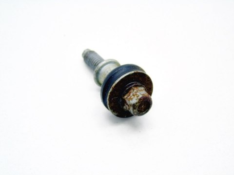 ŚRUBA POKRYWY ZAWORÓW 2.4 COMPASS FREEMONT CALIBER JURNEY ŚRUBA POKRYWY ZAWORÓW 2.4 COMPASS FREEMONT CALIBER JURNEY