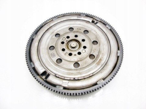 KOŁO DWUMASOWE 2.4 V6 AUDI A4 B6 A6 C5 BDV KOŁO DWUMASOWE 2.4 V6 AUDI A4 B6 A6 C5 BDV