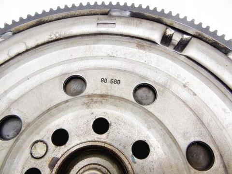 KOŁO DWUMASOWE 2.4 V6 AUDI A4 B6 A6 C5 BDV KOŁO DWUMASOWE 2.4 V6 AUDI A4 B6 A6 C5 BDV