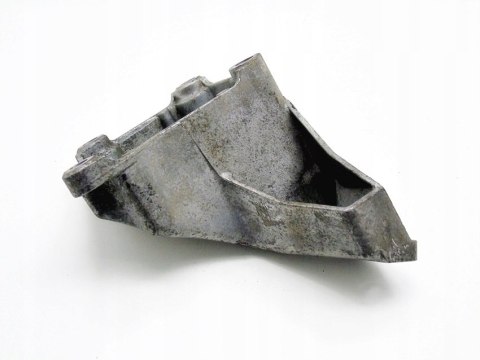 ŁAPA WSPORNIK SILNIKA 2.4 V6 AUDI A4 B6 A6 C5 ŁAPA WSPORNIK SILNIKA 2.4 V6 AUDI A4 B6 A6 C5