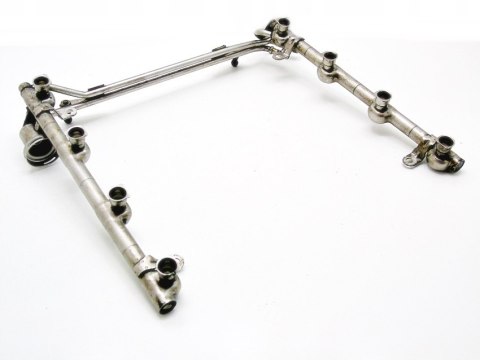 LISTWA WTRYSKOWA 4.2 V8 AUDI A8 D3 SPYKER C8 LISTWA WTRYSKOWA 4.2 V8 AUDI A8 D3 SPYKER C8