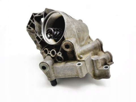 OBUDOWA FILTRA OLEJU 4.2 V8 AUDI A8 D3 SPYKER C8 OBUDOWA FILTRA OLEJU 4.2 V8 AUDI A8 D3 SPYKER C8