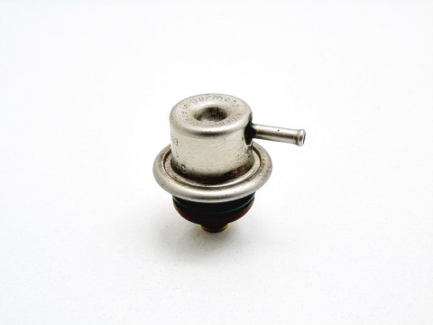 ZAWÓR LISTWY PALIWA 4.2 V8 AUDI A8 D3 SPYKER C8 ZAWÓR LISTWY PALIWA 4.2 V8 AUDI A8 D3 SPYKER C8