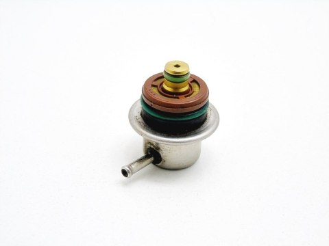 ZAWÓR LISTWY PALIWA 4.2 V8 AUDI A8 D3 SPYKER C8 ZAWÓR LISTWY PALIWA 4.2 V8 AUDI A8 D3 SPYKER C8
