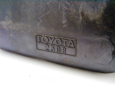 OBUDOWA FILTRA POWIETRZA 1.0 16V VVTI YARIS I OBUDOWA FILTRA POWIETRZA 1.0 16V VVTI YARIS I