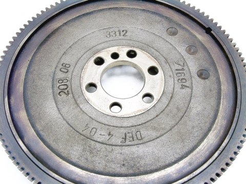 KOŁO ZAMACHOWE 1.4 16V 307 C4 207 C2 C3 206 1007 KOŁO ZAMACHOWE 1.4 16V 307 C4 207 C2 C3 206 1007