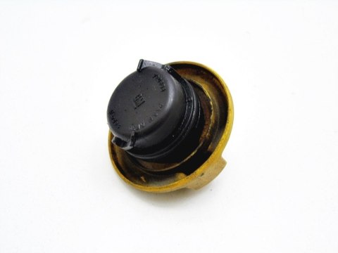 KOREK WLEWU OLEJU 1.4 16V ASTRA G CORSA C COMBO KOREK WLEWU OLEJU 1.4 16V ASTRA G CORSA C COMBO