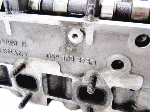 GŁOWICA LEWA 2.5 TDI AUDI A4 A6 A8 PASSAT GŁOWICA LEWA 2.5 TDI AUDI A4 A6 A8 PASSAT