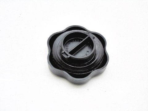 KOREK WLEWU OLEJU 1.8 8V LAGUNA CLIO RENAULT 19 KOREK WLEWU OLEJU 1.8 8V LAGUNA CLIO RENAULT 19