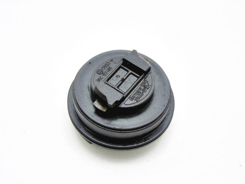 KOREK WLEWU OLEJU 2.0 TDI A4 B8 A6 C6 EXEO A5 Q5 KOREK WLEWU OLEJU 2.0 TDI A4 B8 A6 C6 EXEO A5 Q5