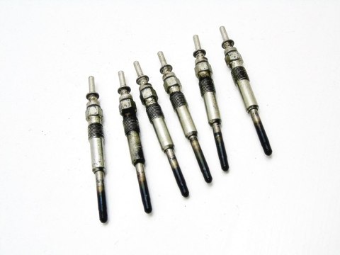 ŚWIECE ŻAROWE 3.0 D E39 E46 E38 BMW 330 530 X5 730 ŚWIECE ŻAROWE 3.0 D E39 E46 E38 BMW 330 530 X5 730