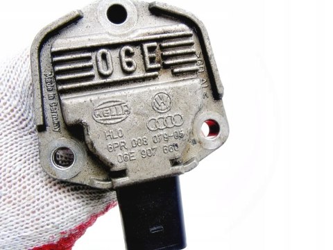 CZUJNIK POZIOMU OLEJU 3.0 TDI AUDI A4 B7 A6 C6 A8 CZUJNIK POZIOMU OLEJU 3.0 TDI AUDI A4 B7 A6 C6 A8