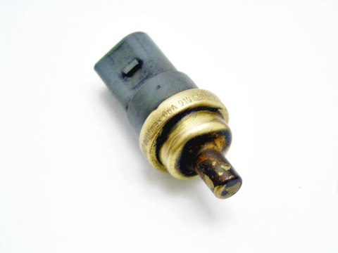 CZUJNIK TEMP WODY 3.0 TDI AUDI A4 B7 A6 C6 A8 D3 CZUJNIK TEMP WODY 3.0 TDI AUDI A4 B7 A6 C6 A8 D3