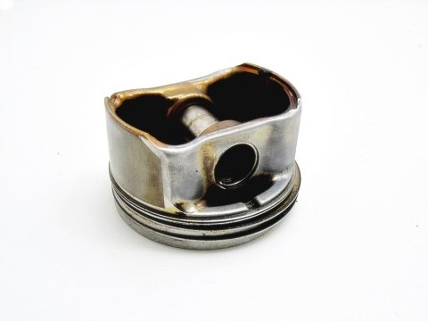 TŁOK 82L82 2.0 20V PASSAT FL AUDI A4 B6 B7 A6 C5 TŁOK 82L82 2.0 20V PASSAT FL AUDI A4 B6 B7 A6 C5