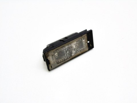 LAMPKA TABLICY REJESTRACYJNEJ RENAULT MEGANE II 2 LAMPKA TABLICY REJESTRACYJNEJ RENAULT MEGANE II 2