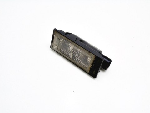 LAMPKA TABLICY REJESTRACYJNEJ RENAULT MEGANE II 2 LAMPKA TABLICY REJESTRACYJNEJ RENAULT MEGANE II 2