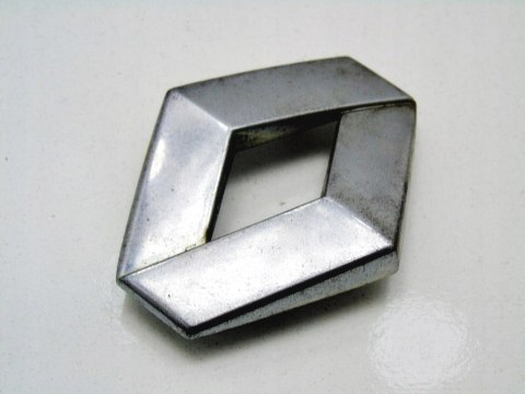 ZNACZEK EMBLEMAT KLAPY BAGAŻNIKA RENAULT SCENIC II ZNACZEK EMBLEMAT KLAPY BAGAŻNIKA RENAULT SCENIC II