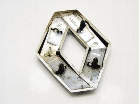 ZNACZEK EMBLEMAT KLAPY BAGAŻNIKA RENAULT SCENIC II ZNACZEK EMBLEMAT KLAPY BAGAŻNIKA RENAULT SCENIC II