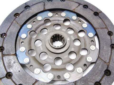 SPRZĘGŁO 1.7 CDTI ASTRA H CORSA C MERIVA COMBO SPRZĘGŁO 1.7 CDTI ASTRA H CORSA C MERIVA COMBO