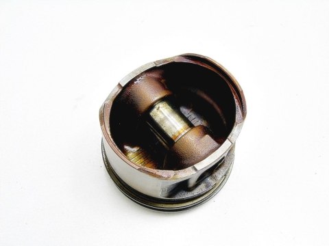 TŁOK 24608A 2.0 20V TURBO VOLVO V70 C70 S70 S80 TŁOK 24608A 2.0 20V TURBO VOLVO V70 C70 S70 S80