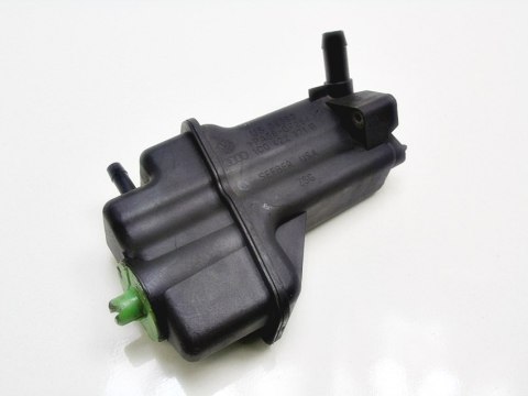 ZBIORNIK WSPOMAGANIA 1.6 8V NEW BEETLE 1C0422371B ZBIORNIK WSPOMAGANIA 1.6 8V NEW BEETLE 1C0422371B